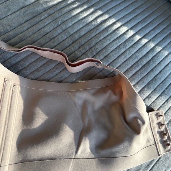 Honeylove Crossover bra - Picture 9 of 10